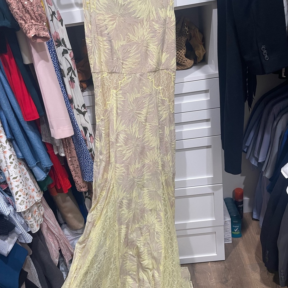 BCBGMaxAzria Yellow Sleeveless Gown for Weddings
